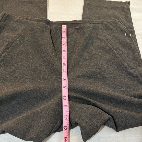 Chico’s Ankle Pants Size 2.5 Dark Gray Color Elastic waistband - Picture 5 of 8